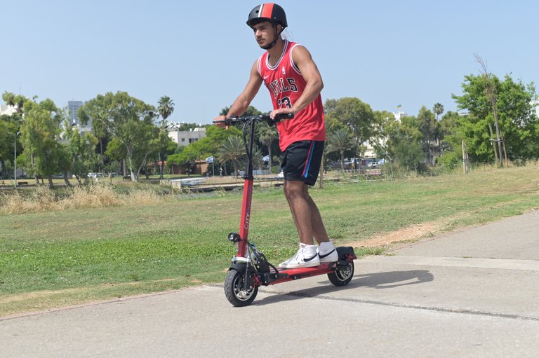 קורקינט חשמלי מקצועי