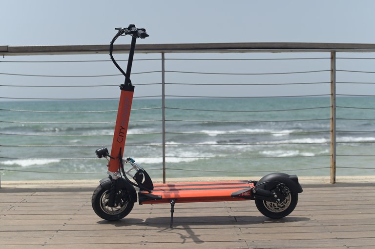 קורקינט חשמלי קטן