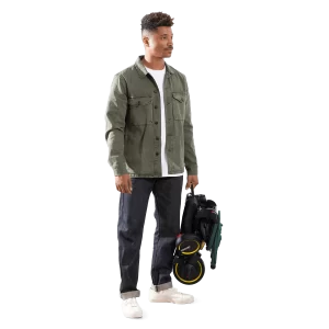 Man_holds_Liki_S5_Racing_Green (1)